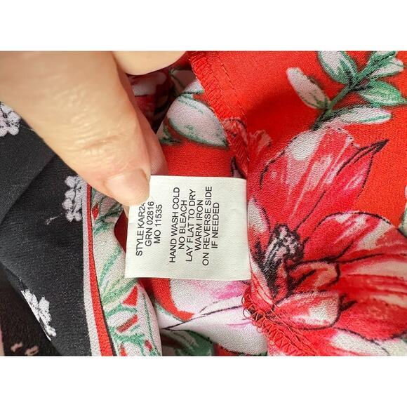 Fig & Flower Boho Floral Tie Blouse Size Large Lace Detail Red 3/4 Sleeves Flowy - Picture 8 of 9